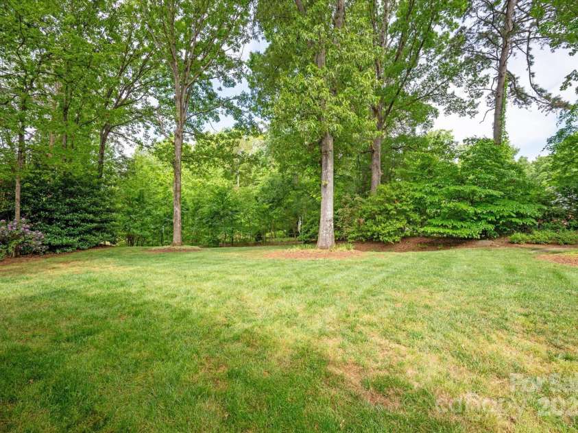 12048 Royal Portrush Drive, Charlotte, NC 28277.  MLS# CAR4254234, YatesRealty ID 25529. 