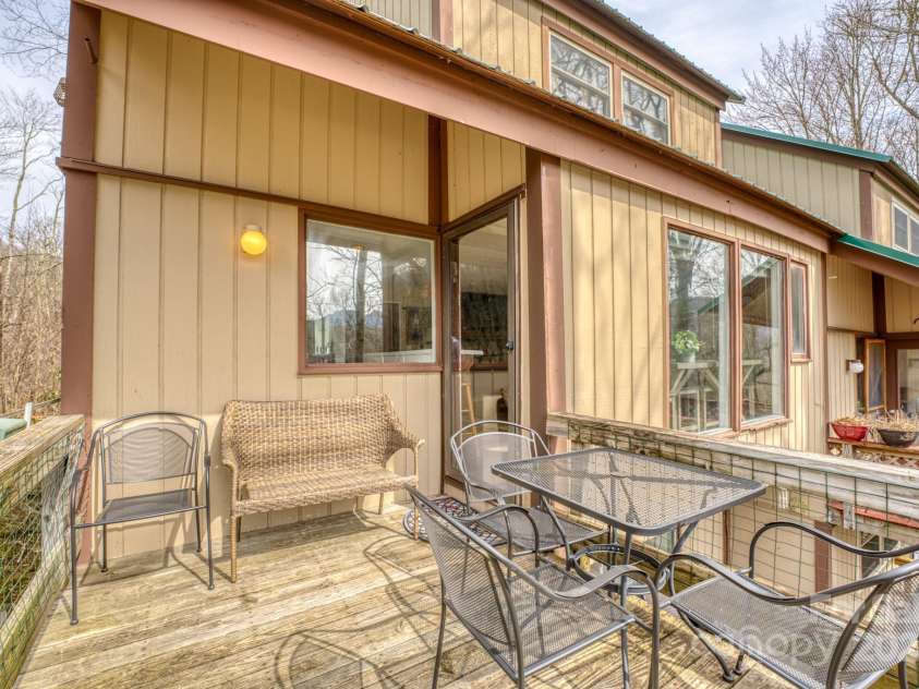 1443 Sugar Mountain Drive, Sugar Mountain, NC 28604.  MLS# CAR4122060, YatesRealty ID 2553. 