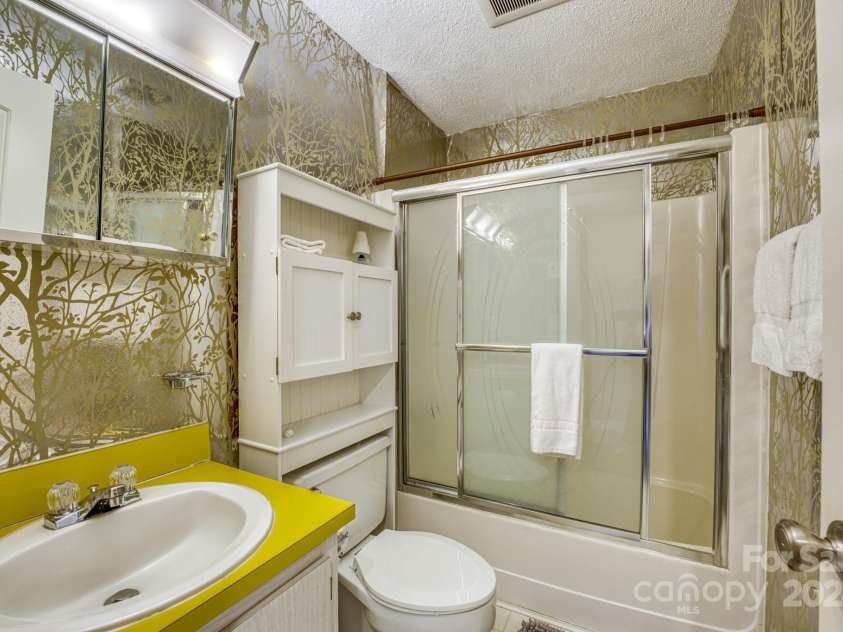 1443 Sugar Mountain Drive, Sugar Mountain, NC 28604.  MLS# CAR4122060, YatesRealty ID 2553. 