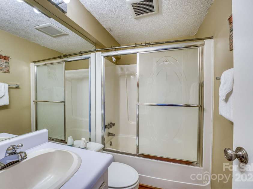 1443 Sugar Mountain Drive, Sugar Mountain, NC 28604.  MLS# CAR4122060, YatesRealty ID 2553. 