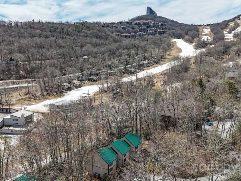 1443 Sugar Mountain Drive, Sugar Mountain, NC 28604.  MLS# CAR4122060, YatesRealty ID 2553. 