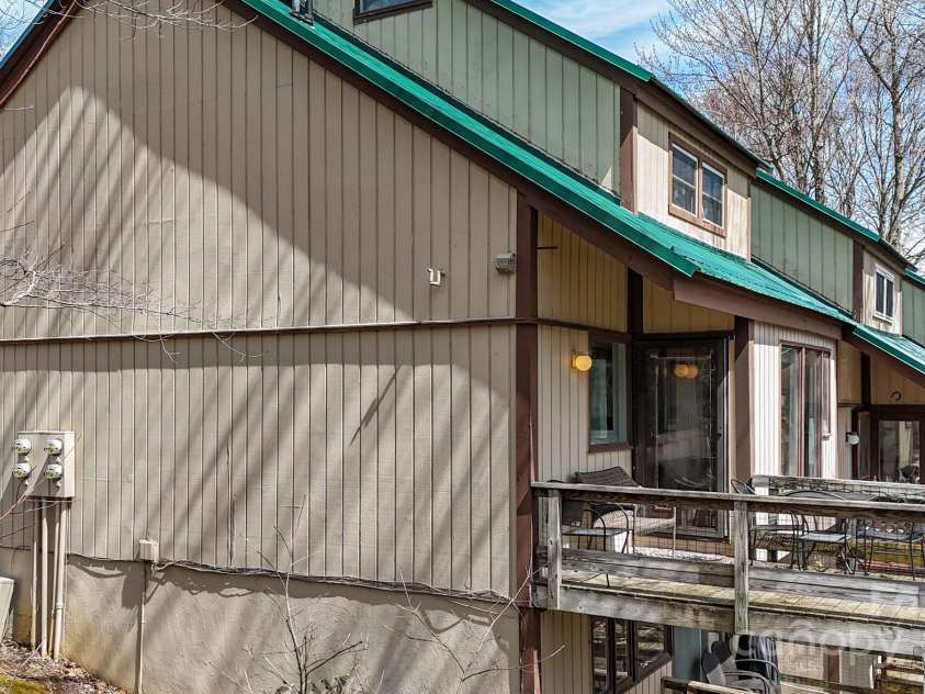 1443 Sugar Mountain Drive, Sugar Mountain, NC 28604.  MLS# CAR4122060, YatesRealty ID 2553. 