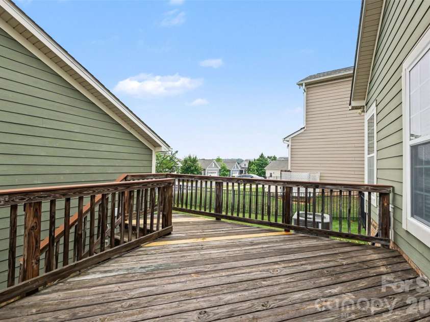 2016 Henslow Trail, Fort Mill, SC 29708.  MLS# CAR4385985, YatesRealty ID 25530. 