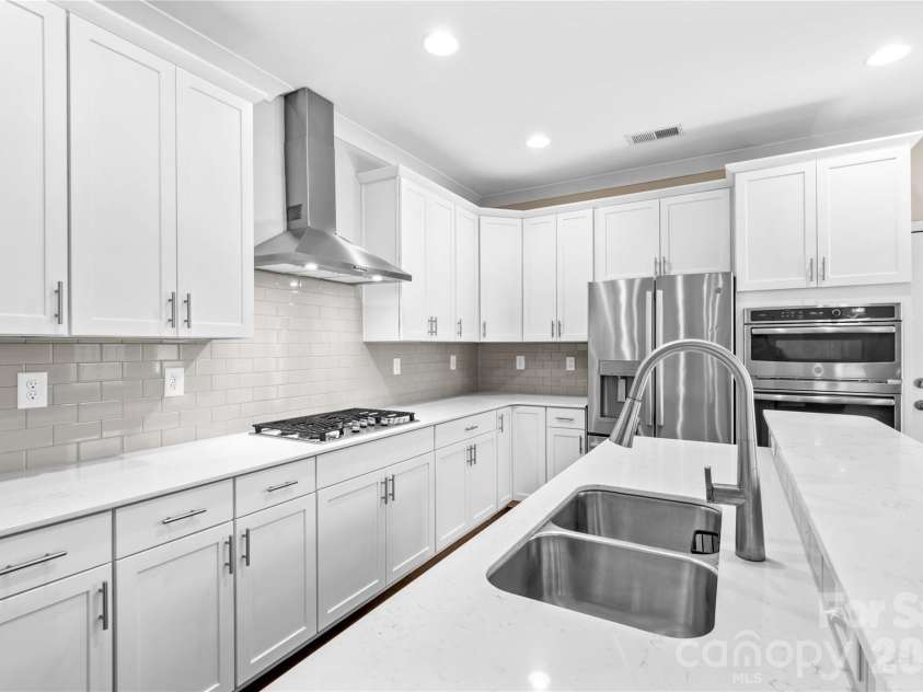 122 Mint Avenue, Mooresville, NC 28117.  MLS# CAR4374548, YatesRealty ID 25532. 