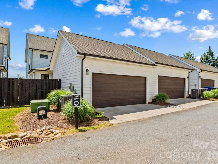 122 Mint Avenue, Mooresville, NC 28117.  MLS# CAR4374548, YatesRealty ID 25532. 
