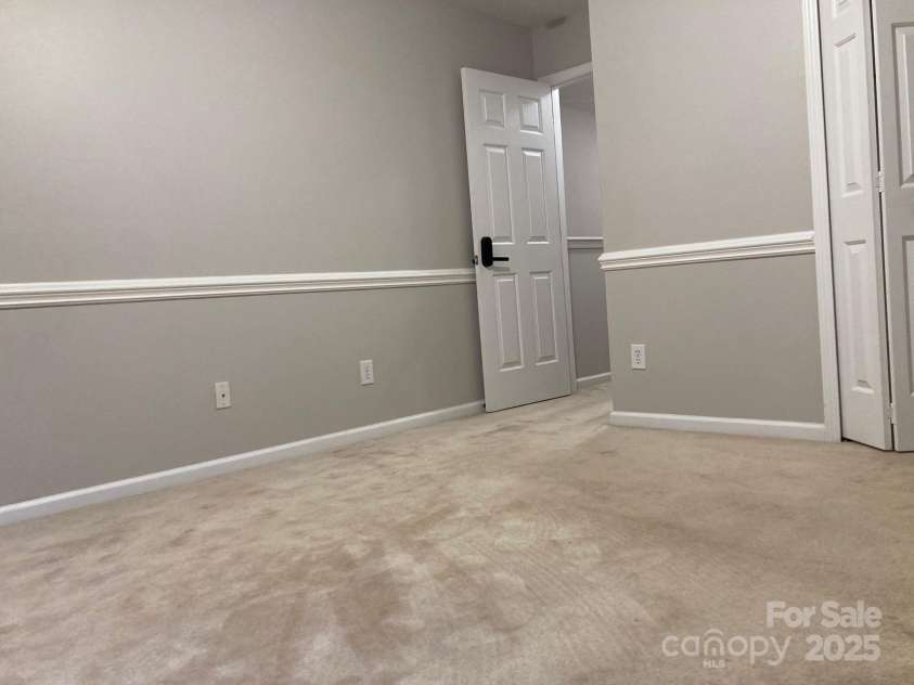 2150 Winthrop Chase Drive, Charlotte, NC 28212.  MLS# CAR4273410, YatesRealty ID 25532. 