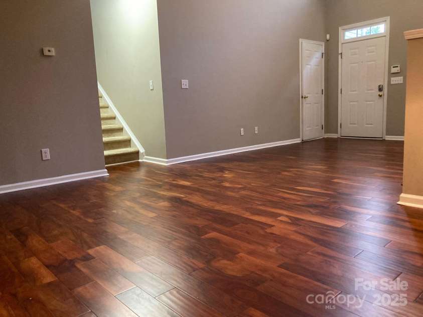 2150 Winthrop Chase Drive, Charlotte, NC 28212.  MLS# CAR4273410, YatesRealty ID 25532. 