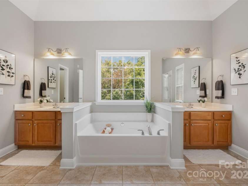 14746 Greenpoint Lane, Huntersville, NC 28078.  MLS# CAR4270806, YatesRealty ID 25533. 