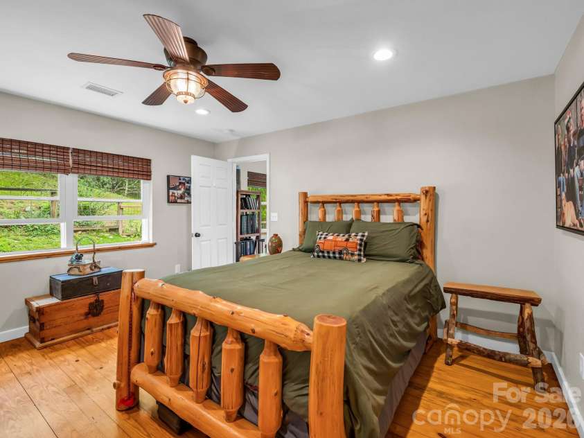 360 Shadow Lane, Green Mountain, NC 28740.  MLS# CAR4381079, YatesRealty ID 25534. Ensuite bedroom #2