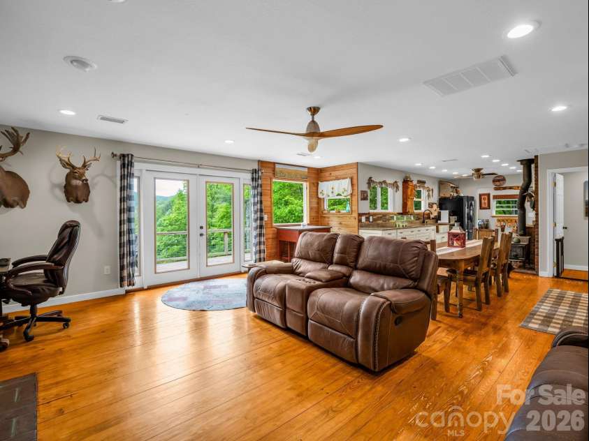 360 Shadow Lane, Green Mountain, NC 28740.  MLS# CAR4381079, YatesRealty ID 25534. Living room