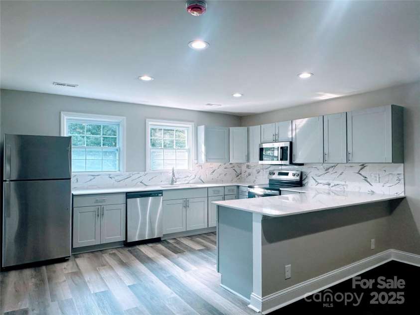 509 8th Avenue Extension, Cramerton, NC 28032.  MLS# CAR4275432, YatesRealty ID 25534. 