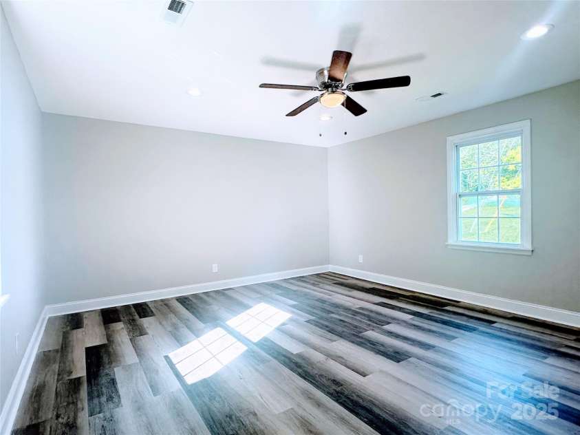 509 8th Avenue Extension, Cramerton, NC 28032.  MLS# CAR4275432, YatesRealty ID 25534. 