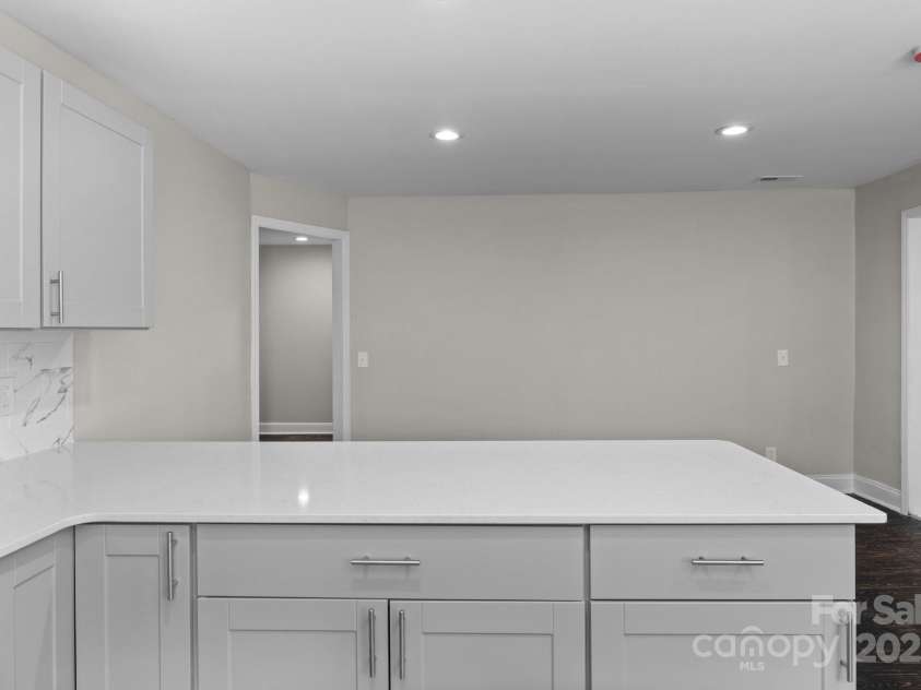 509 8th Avenue Extension, Cramerton, NC 28032.  MLS# CAR4275432, YatesRealty ID 25534. 