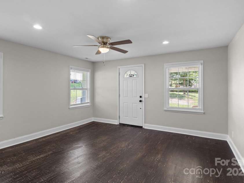 509 8th Avenue Extension, Cramerton, NC 28032.  MLS# CAR4275432, YatesRealty ID 25534. 