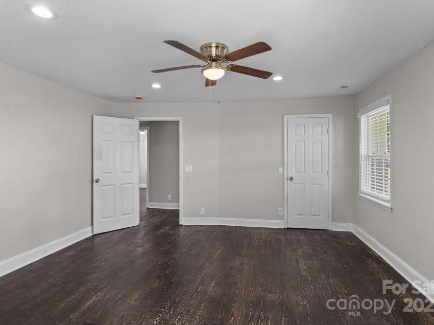 509 8th Avenue Extension, Cramerton, NC 28032.  MLS# CAR4275432, YatesRealty ID 25534. 