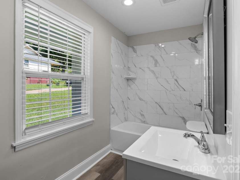 509 8th Avenue Extension, Cramerton, NC 28032.  MLS# CAR4275432, YatesRealty ID 25534. 