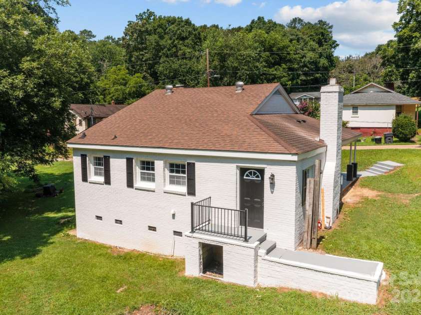 509 8th Avenue Extension, Cramerton, NC 28032.  MLS# CAR4275432, YatesRealty ID 25534. 