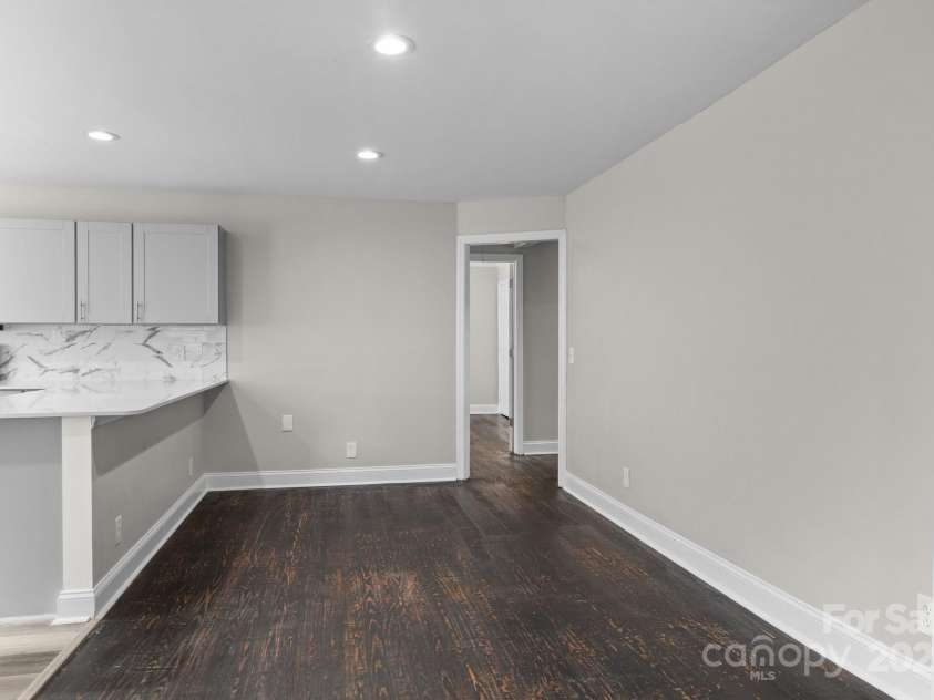 509 8th Avenue Extension, Cramerton, NC 28032.  MLS# CAR4275432, YatesRealty ID 25534. 