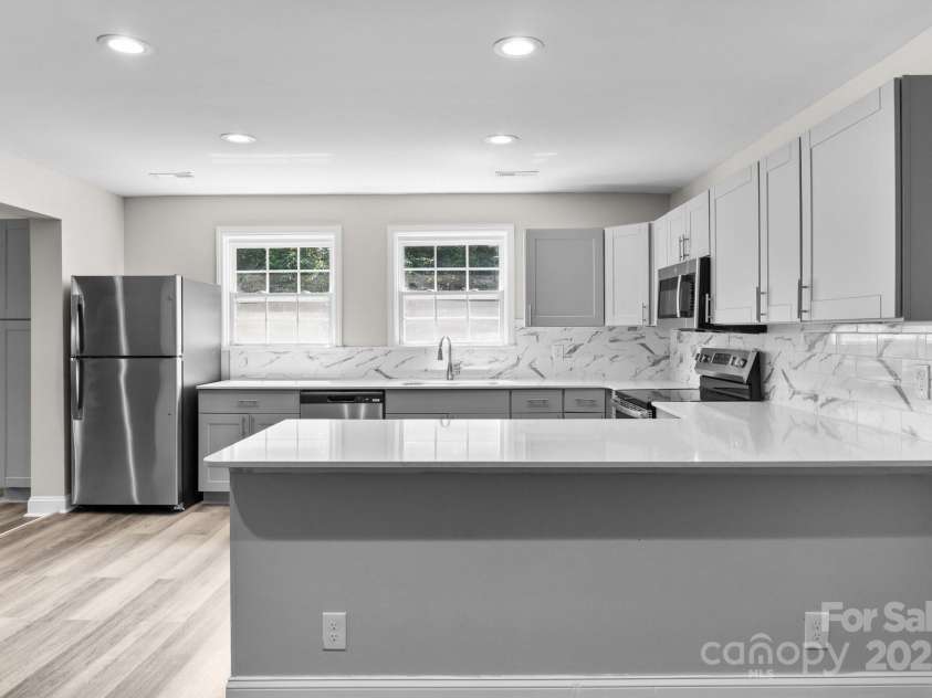 509 8th Avenue Extension, Cramerton, NC 28032.  MLS# CAR4275432, YatesRealty ID 25534. 