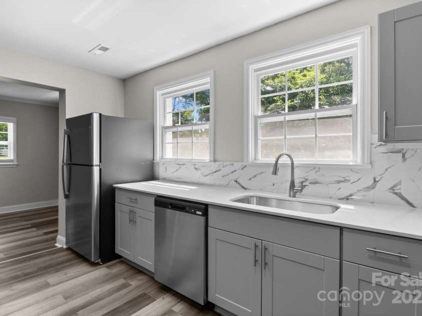 509 8th Avenue Extension, Cramerton, NC 28032.  MLS# CAR4275432, YatesRealty ID 25534. 