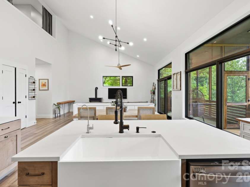 40 Malvern Walk, Asheville, NC 28806.  MLS# CAR4385374, YatesRealty ID 25535. 