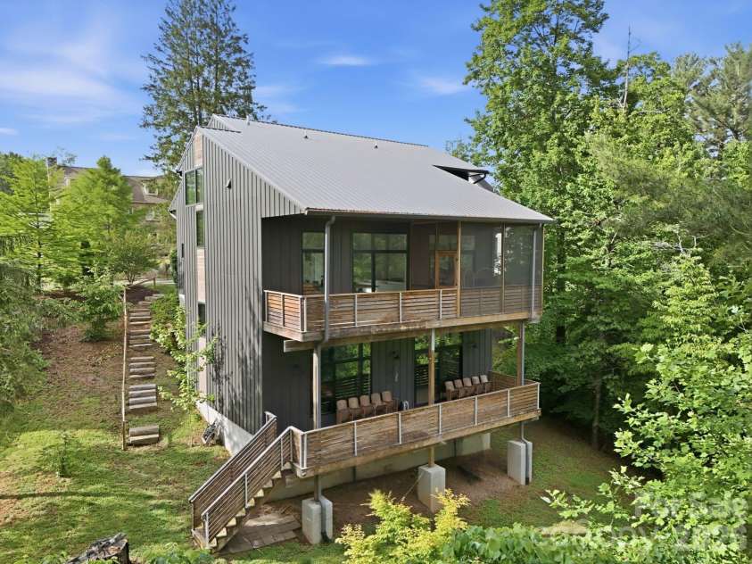 40 Malvern Walk, Asheville, NC 28806.  MLS# CAR4385374, YatesRealty ID 25535. 