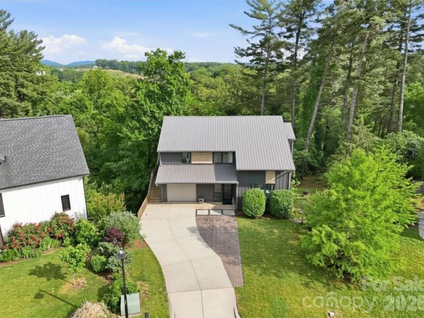 40 Malvern Walk, Asheville, NC 28806.  MLS# CAR4385374, YatesRealty ID 25535. 