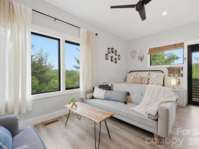 40 Malvern Walk, Asheville, NC 28806.  MLS# CAR4385374, YatesRealty ID 25535. ADU