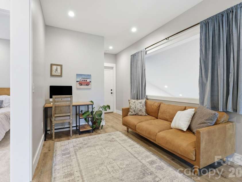 40 Malvern Walk, Asheville, NC 28806.  MLS# CAR4385374, YatesRealty ID 25535. Loft area