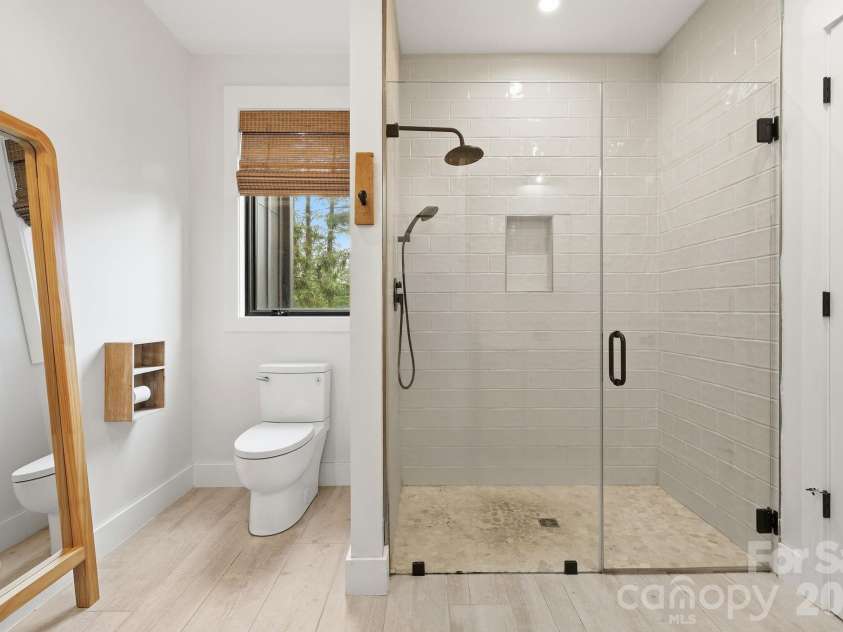40 Malvern Walk, Asheville, NC 28806.  MLS# CAR4385374, YatesRealty ID 25535. Primary En Suite