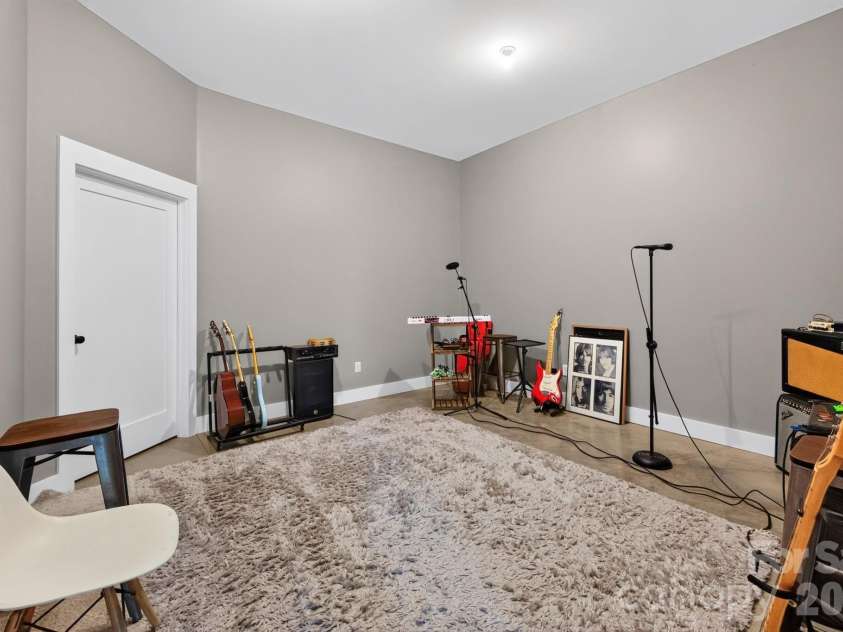 40 Malvern Walk, Asheville, NC 28806.  MLS# CAR4419917, YatesRealty ID 25535. Bonus Room with Many Possibilities