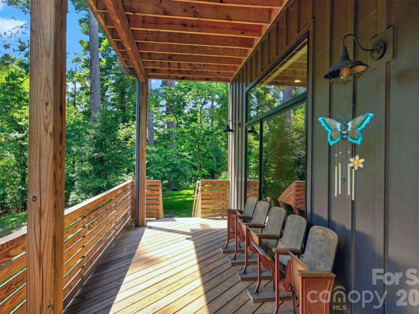 40 Malvern Walk, Asheville, NC 28806.  MLS# CAR4419917, YatesRealty ID 25535. Yard Access from Lower Level Deck
