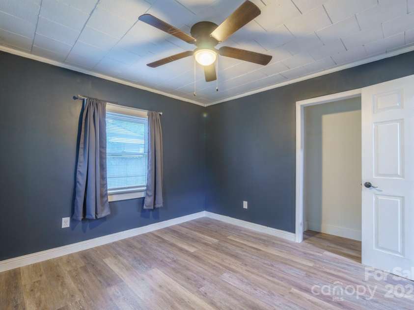2509 1st Street, Statesville, NC 28677.  MLS# CAR4275311, YatesRealty ID 25537. 