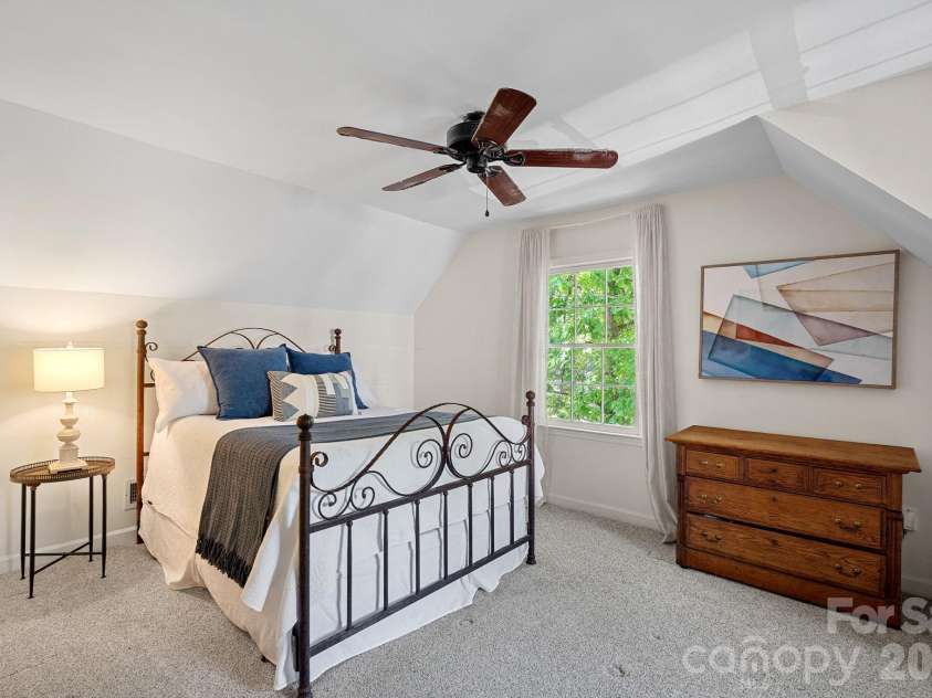 817 Bent Wood Court, Matthews, NC 28105.  MLS# CAR4371956, YatesRealty ID 25537. 