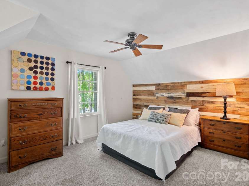 817 Bent Wood Court, Matthews, NC 28105.  MLS# CAR4371956, YatesRealty ID 25537. 