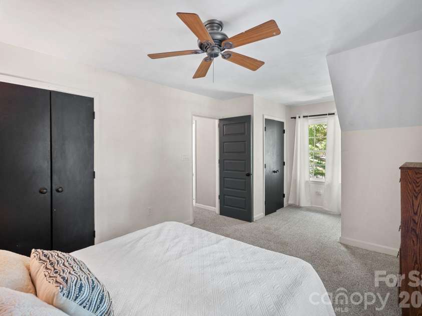 817 Bent Wood Court, Matthews, NC 28105.  MLS# CAR4371956, YatesRealty ID 25537. 