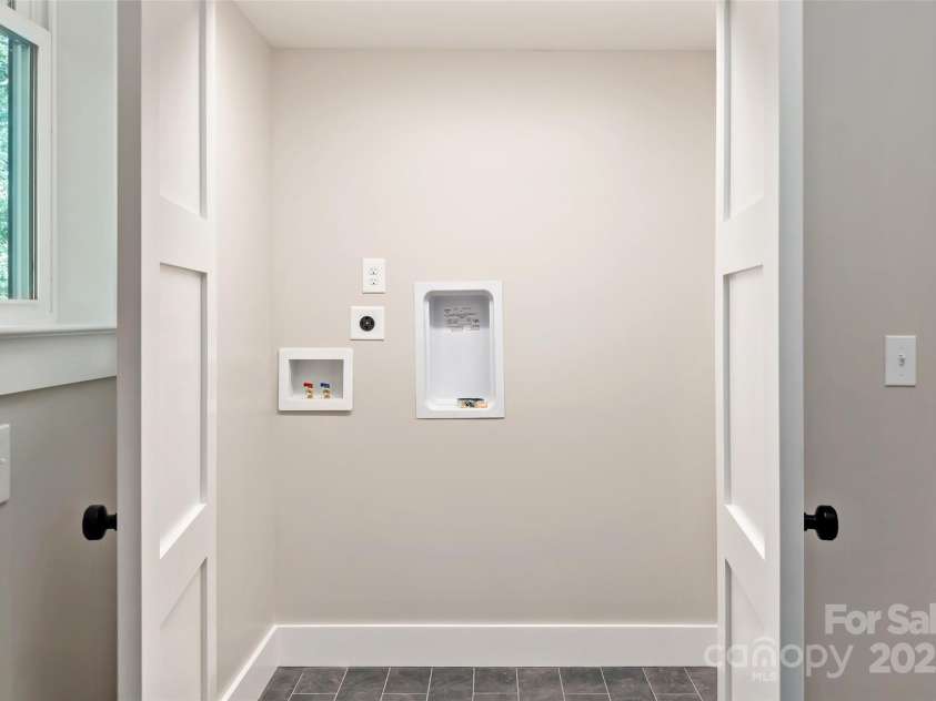 21 Talmadge Court, Asheville, NC 28806.  MLS# CAR4258769, YatesRealty ID 25538. 