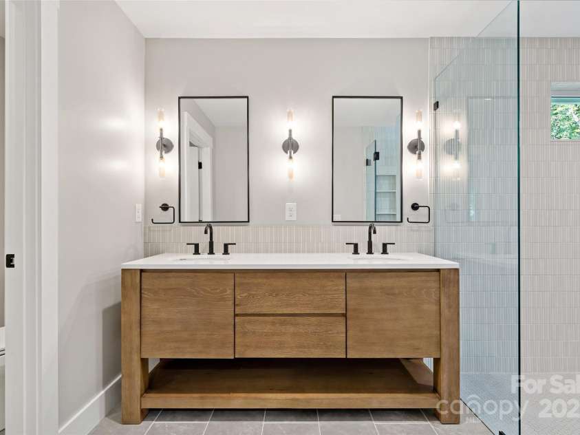 21 Talmadge Court, Asheville, NC 28806.  MLS# CAR4258769, YatesRealty ID 25538. 