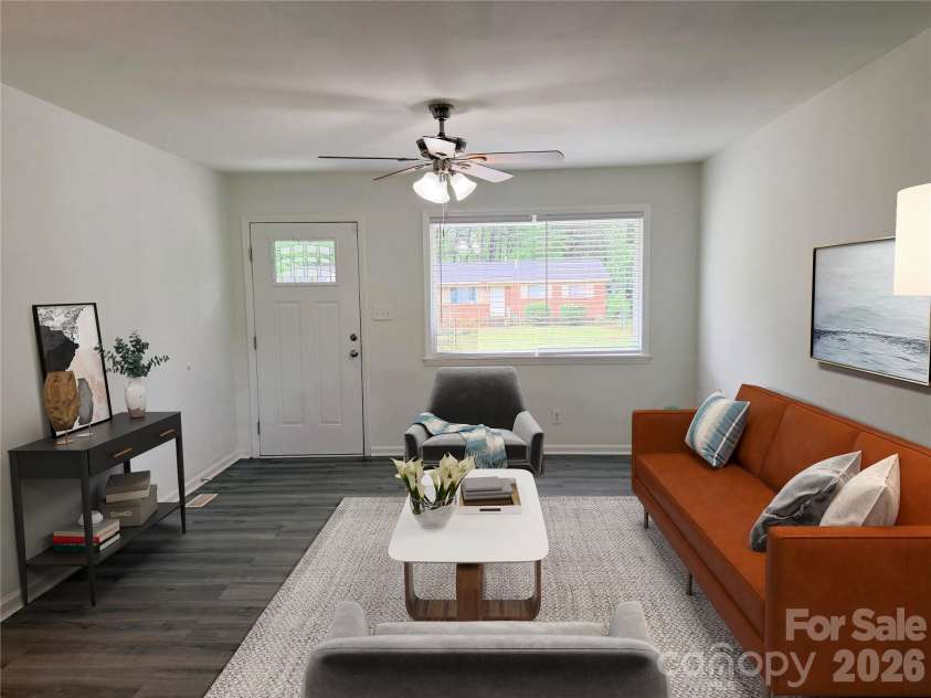 9209 Edgevale Drive, Charlotte, NC 28216.  MLS# CAR4378762, YatesRealty ID 25538. 