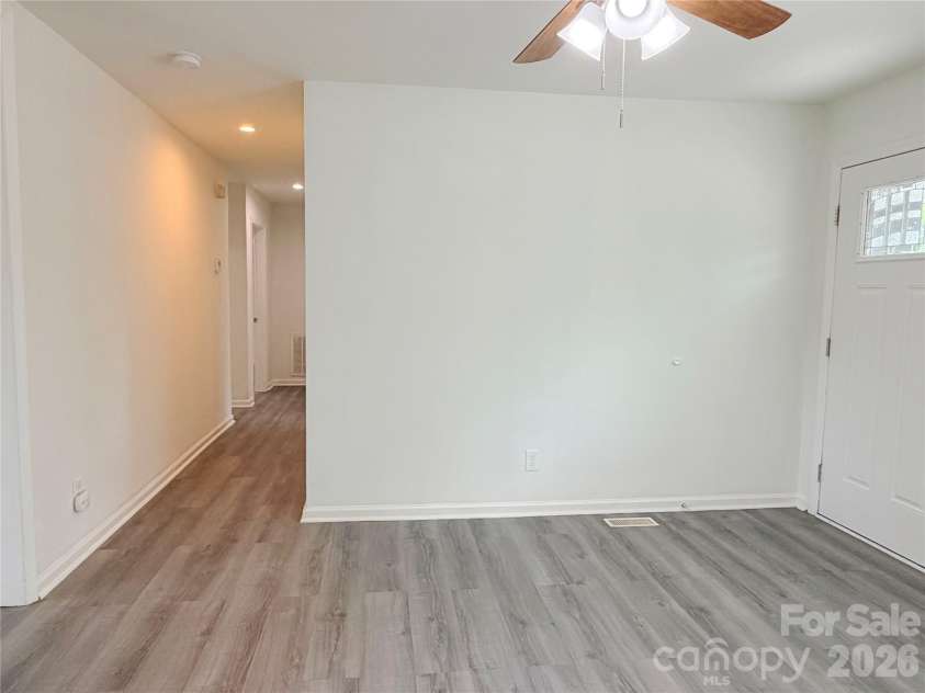 9209 Edgevale Drive, Charlotte, NC 28216.  MLS# CAR4378762, YatesRealty ID 25538. 
