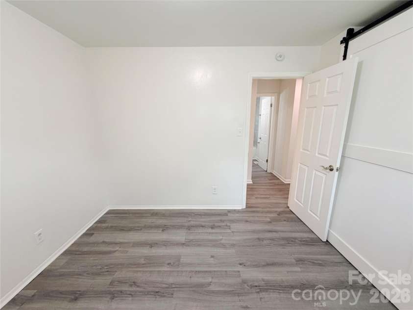 9209 Edgevale Drive, Charlotte, NC 28216.  MLS# CAR4378762, YatesRealty ID 25538. 