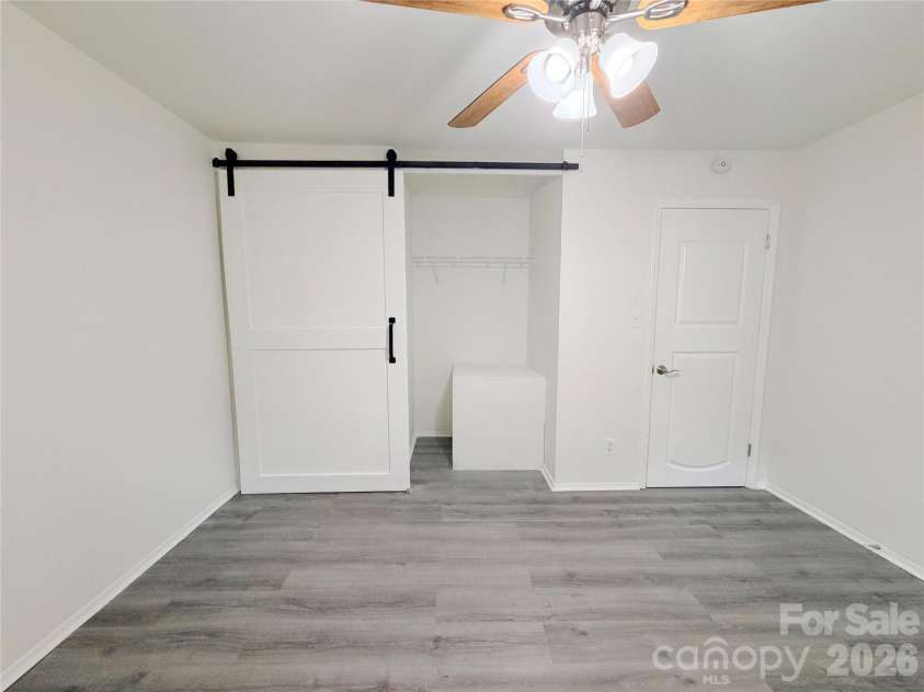 9209 Edgevale Drive, Charlotte, NC 28216.  MLS# CAR4378762, YatesRealty ID 25538. 