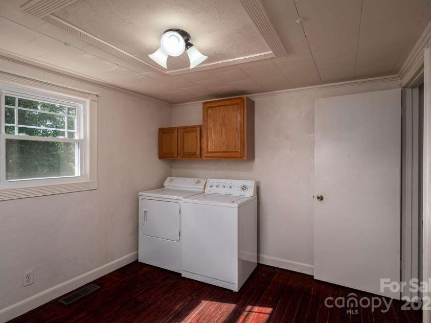 2420 Timberland Hills Drive, Newton, NC 28658.  MLS# CAR4275663, YatesRealty ID 25539. 