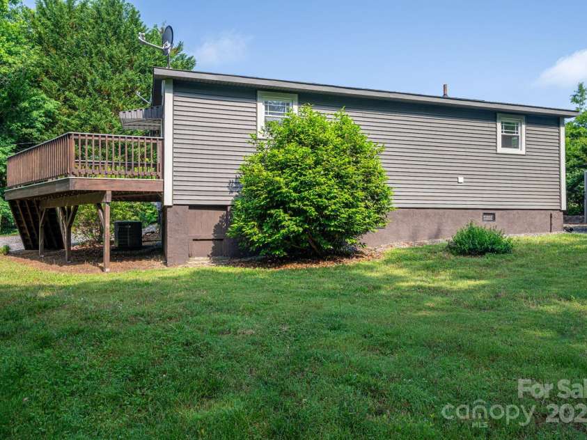 2420 Timberland Hills Drive, Newton, NC 28658.  MLS# CAR4275663, YatesRealty ID 25539. 