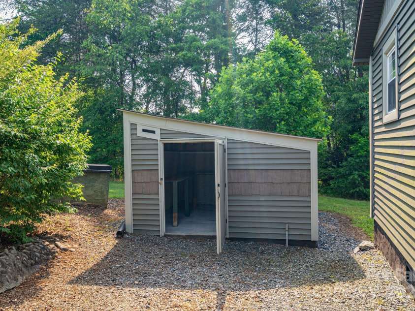 2420 Timberland Hills Drive, Newton, NC 28658.  MLS# CAR4275663, YatesRealty ID 25539. 