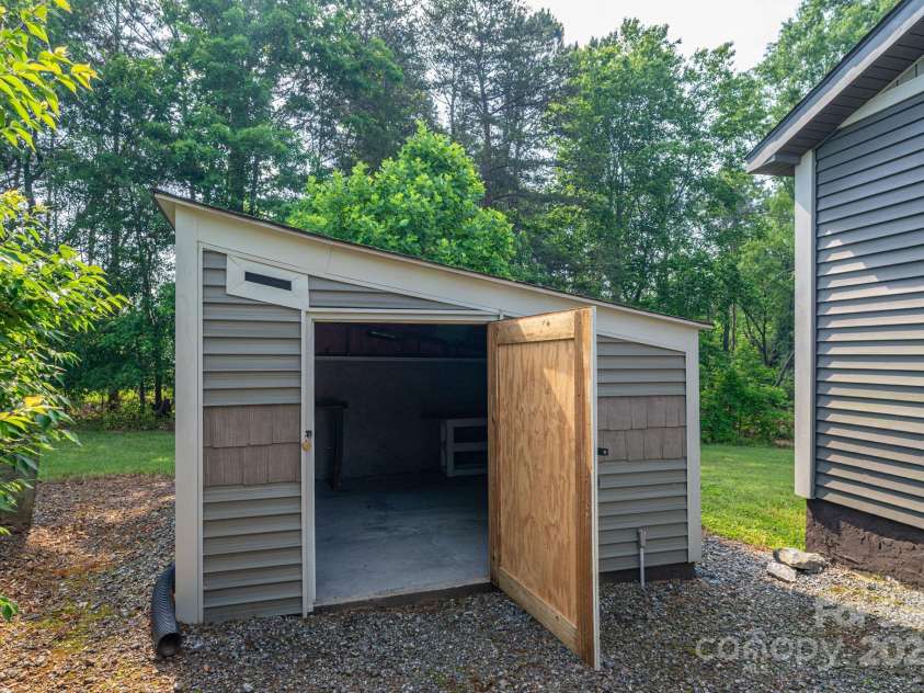 2420 Timberland Hills Drive, Newton, NC 28658.  MLS# CAR4275663, YatesRealty ID 25539. 
