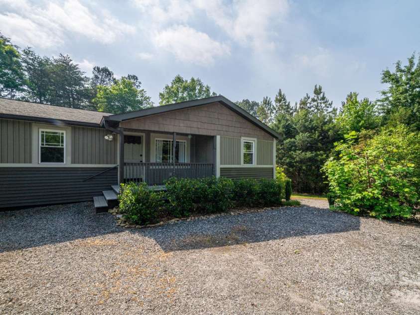 2420 Timberland Hills Drive, Newton, NC 28658.  MLS# CAR4275663, YatesRealty ID 25539. 