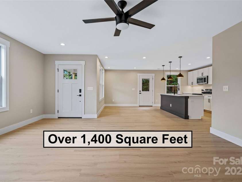26 Crest Avenue, Asheville, NC 28803.  MLS# CAR4301381, YatesRealty ID 2554. 