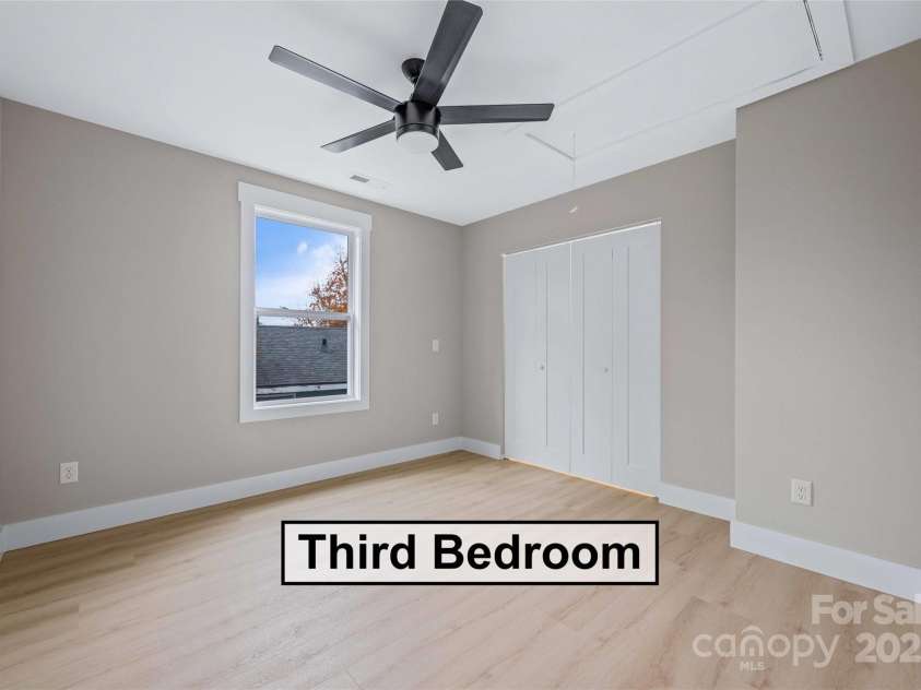 26 Crest Avenue, Asheville, NC 28803.  MLS# CAR4301381, YatesRealty ID 2554. 