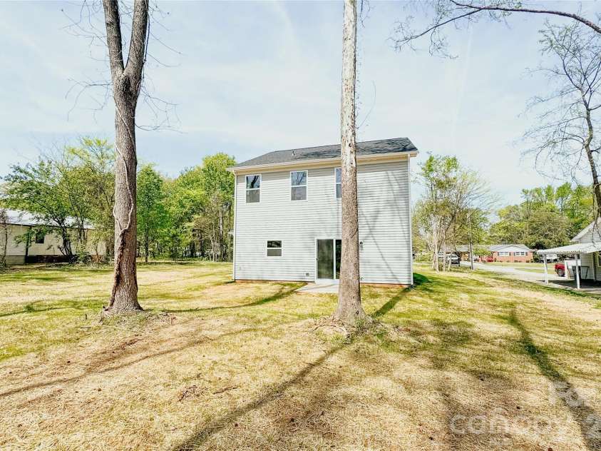 304 Woodside Drive, Harrisburg, NC 28075.  MLS# CAR4350580, YatesRealty ID 25542. 